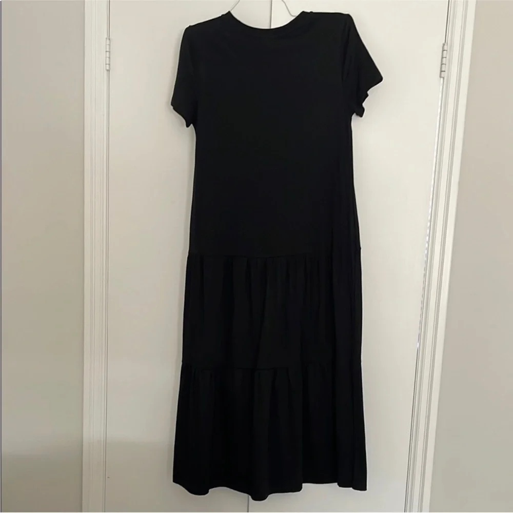 FARM Rio tiered tee shirt dress Black
AMO Graphic Maxi XXS - Picture 5 of 6
